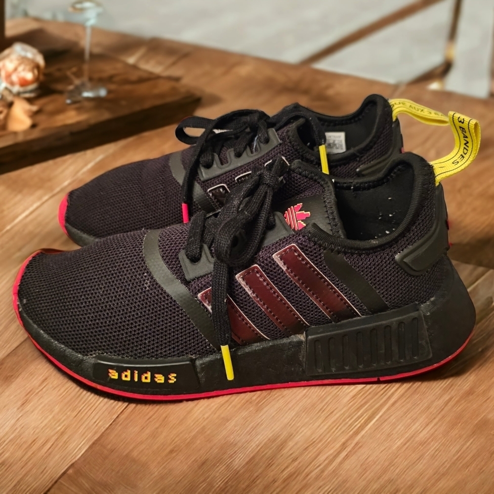 Reboot boys sneakers sz 4